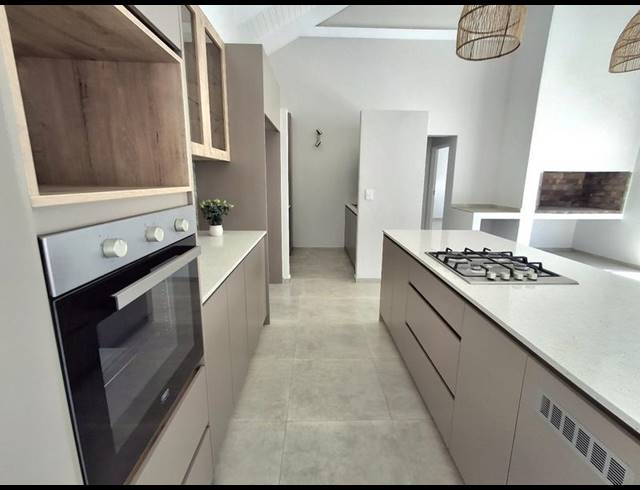 3 BEDROOM HOUSE FOR SALE IN BRITANNIA BAY